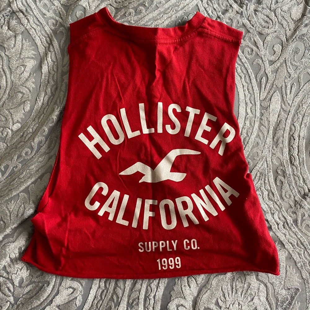 Women’s Hollister cut off shirt